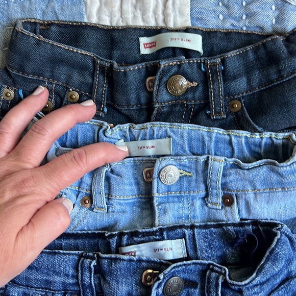 Boys Levi Jeans 511 slim size 5 reg - Picture 3 of 5